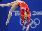 PG电子线上登入-三笘薰全程高能输出引爆全场，勒沃库森横扫巴萨展现战术革命