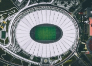 PG世界杯2026-赛道与绿茵的跨界狂想，当F1街道赛上演足球终局绝杀