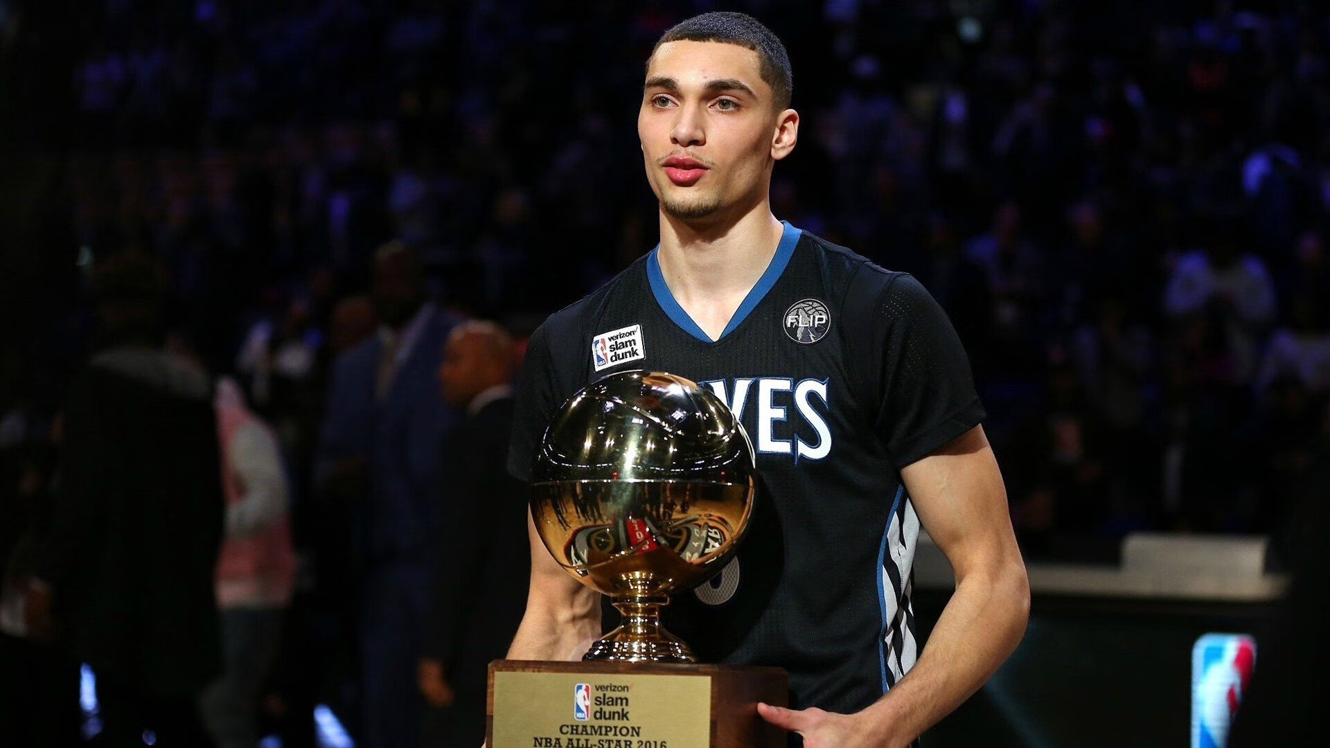 世界排名争夺战之夜，英格拉姆在焦点战中证明自己