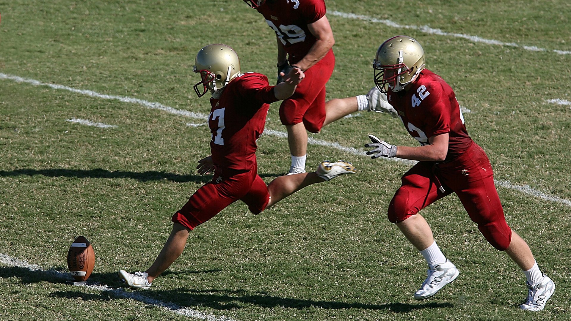 利拉德狂轰45分主宰赛场，奇才团队防守粉碎火箭连胜希望